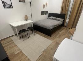 studio neuf rue de saint denis (colombes), self catering accommodation in Colombes