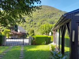 Maison de montagne avec jardin privatif, hótel í Sarrancolin