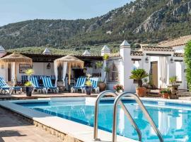 Alter Real, luxury holiday retreat, hotelli kohteessa Villanueva del Trabuco