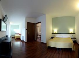 Lux Hotel Durante, hotel em Milão