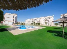 Lovely bungalow with two big terrasses, hotel v destinaci Orihuela