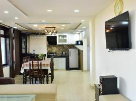 Rudhraksh Villa 4BR- Perfect Vacay Villa, hotel sa Mussoorie