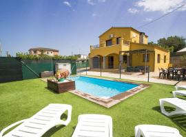 Catalunya Casas Private pool with access to BCN and Costa Brava!, vilă din Sils