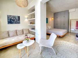 Kynthia Suite - Escape to Seaside Makry Gialos, apartment in Makry Gialos