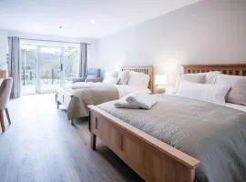 Suite 8 - Sleeping Giant Hotel - Pen Y Cae Inn