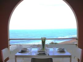 Duplex vue Océan- Piscine-Plage à pied, hotel in Anglet