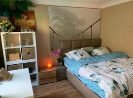 Jungle Magic Room near Atomium , Heyzel Stadium, nhà nghỉ B&B ở Strombeek-Bever