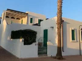 Salento - Accogliente Villetta vacanze in villaggio con piscina vicino a Torre Lapillo