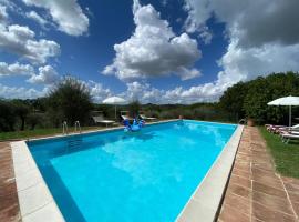 Il Tribbio vicino al paese piscina,oliveto,WiFi, hotel u gradu 'San Giovanni dʼAsso'