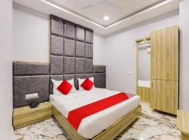 HOTEL KRISHNA, hotel cerca de Aeropuerto Internacional Sardar Vallabhbhai Patel - AMD, Ahmedabad