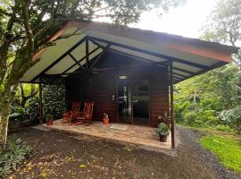 Casa Colibrí, hotelli kohteessa Tilarán