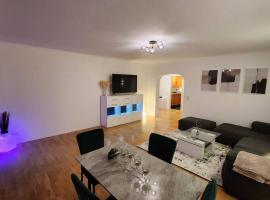 Hideaway Offenbach - 100qm Terrasse zum BBQ und relaxen, hotel en Im Teller