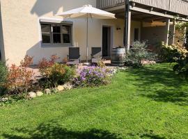 Chiemsee Beachhouse Apartment, Ferienwohnung in Bernau am Chiemsee