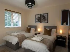 Elms House, sleeps 5, free parking