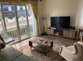 Cozy Apartment in a Popular Neighborhood, family hotel in Corlu