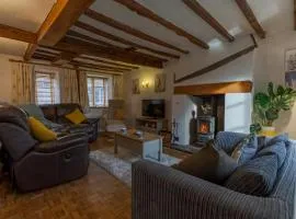 14th-century cosy 3-bed cottage Business stays