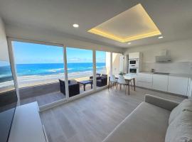 &Aacute;tico Vistas Mar Playa Las Canteras, kh&aacute;ch sạn ở Las Palmas de Gran Canaria