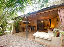 Villa YEMAYA - Suite bungalow indépendant, hotell med basseng i Ngaparou