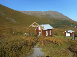 Valhöll Skátaskáli, casa rústica em Ísafjörður