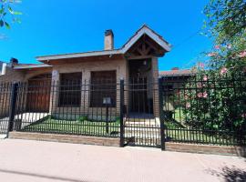 Casa a 2 cuadras de la playa: Necochea'da bir otel