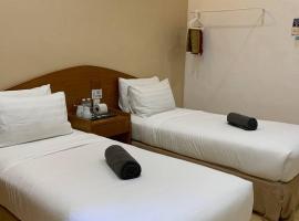 ANGGERIK IMPIAN HOTEL -Best for Travellers at Kuala Berang, hotel en Kuala Berang