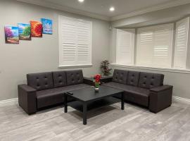 New! Modern Gated Summer Getaway Home, Cottage in Rosemead