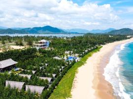 Hoa Loi Resort Phú Yên โรงแรมในSong Cau