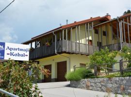Apartmaji Kobal, hotel com estacionamento em Zoll