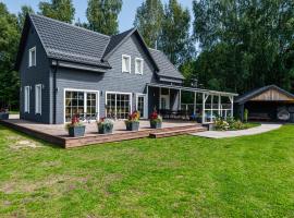 Sodyba Pas Brolius Priekulėje, hotel v destinaci Priekulė