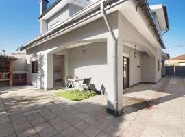 Gilove House