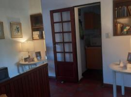 CASA AMPLIA Y CONFORTABLE, hotell sihtkohas Córdoba