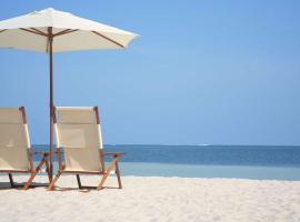 Great Views And Just Steps to the Beach - Moonraker #31 - Sleeps 6, Hotel in Gulf Shores