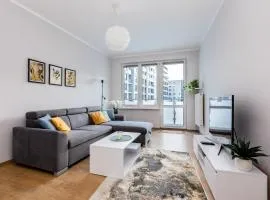 Marina Comfort Apartment by BookingHost