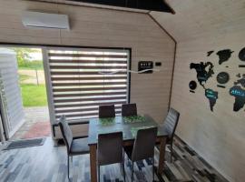 Domki Paradise 700m od morza !!!，位于雅罗斯瓦维茨的酒店