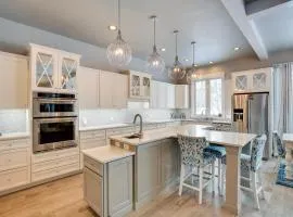 Modern Lead Cabin with Hot Tub, 6 Mi to Skiing!