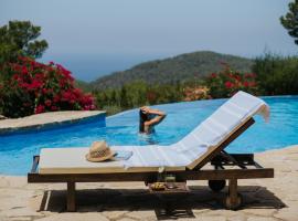 Villa & Guesthouse Paissa d'en Bernat, Bed & Breakfast in Cala Tarida