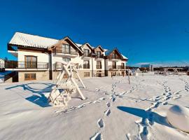 Jagodowy Ski&Spa DeLux apartamenty z widokiem na góry,4km od Zieleniec Ski Arena Podgrzewany basen zewnętrzny latem,bilard,Wi-Fi w cenie Restauracja,balia,sauna na miejscu, hotel in Lasowka
