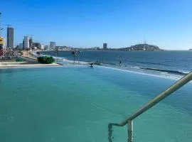 Condominio de Lujo con vista al mar en el Malecón - CB 1301
