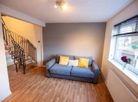 Entire 1 Bedroom House in Manchester, cheap hotel in Manchester
