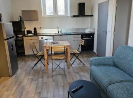 Logement centre ville, hotel económico en Maurs