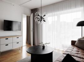 Modern City Retreat w. workspace, room in Kottla