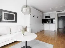 Cozy, Modern Studio w. Workspace