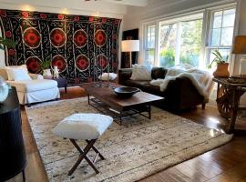 Modern Farmhouse Escape, hotel v destinaci Matthews