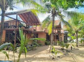 Golden Beach Chalets, hotel v mestu Arugam Bay