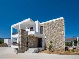 Olive Green Haven-3BR-Private Parking-Balcony