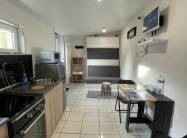 Studio avec jardin clos, hotel i Verton