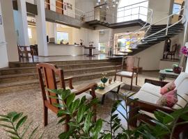 Hotel Guanabara Palace, lemmikkystävällinen hotelli kohteessa Andradina
