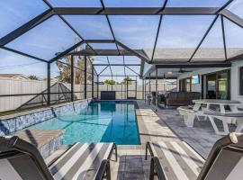 Anchors Away - Pool with Spa - Garage Game Room, hotel em Cape Coral