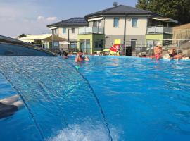 Wellness Pension Inovec, càmping resort a Jalšové