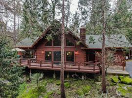 Exquisite Log Cabin in the Pines and Very Private, rumah kotej di Sonora